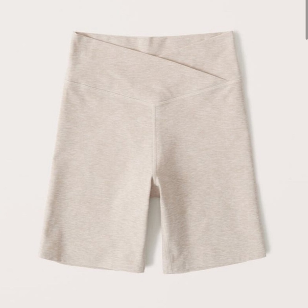 Abercrombie & Fitch V-Waistband Contour Bike Shorts color Sandy Beach